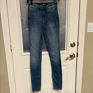 Hollister Women's High Rise Blue Jeans Sz 0